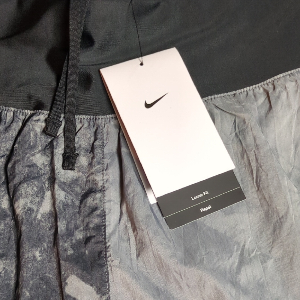 Nike Women's Silver and Black Reflective Trail Running Shorts - Picture 9 of 12